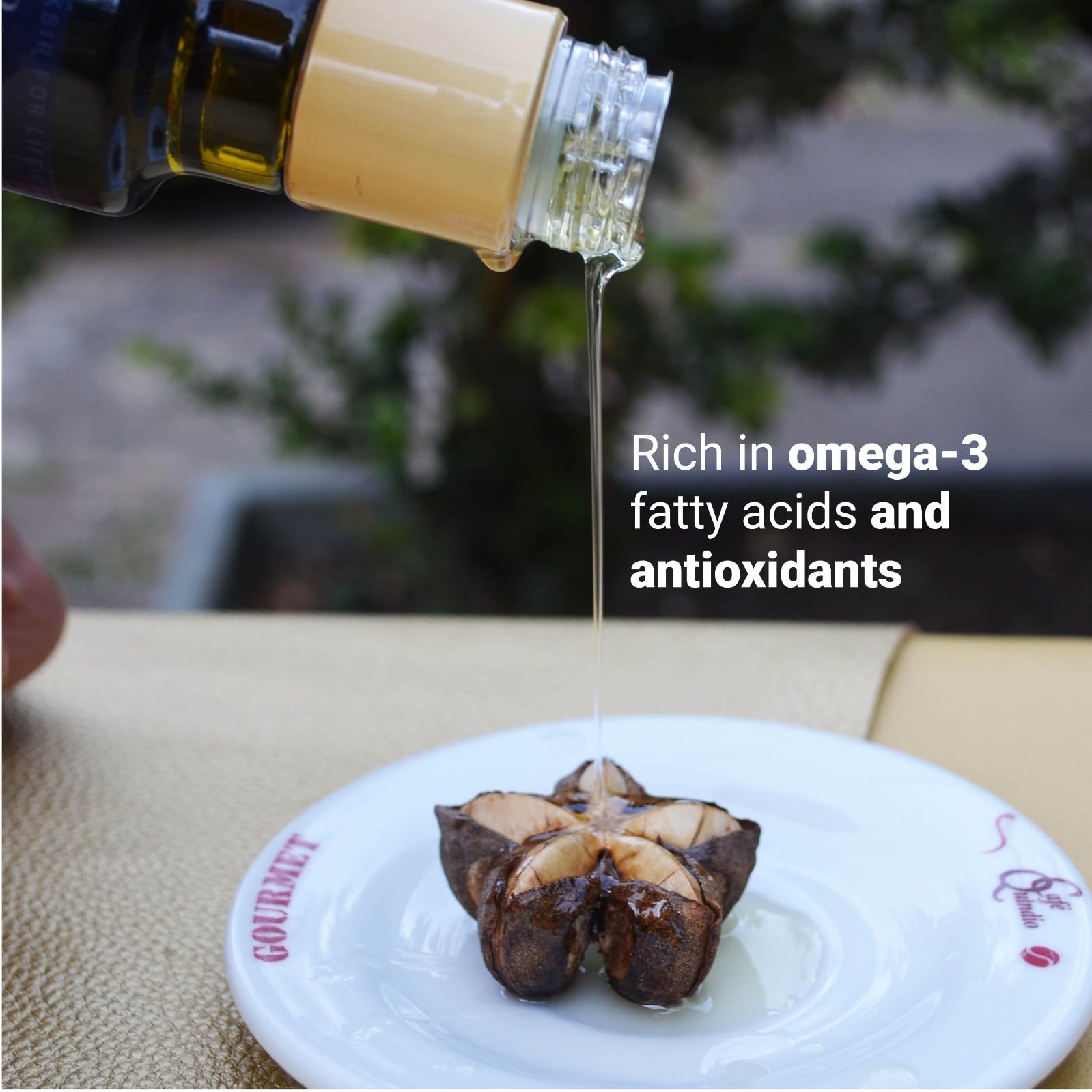 ALIKSIR Sacha Inchi Oil in a lifestyle setting