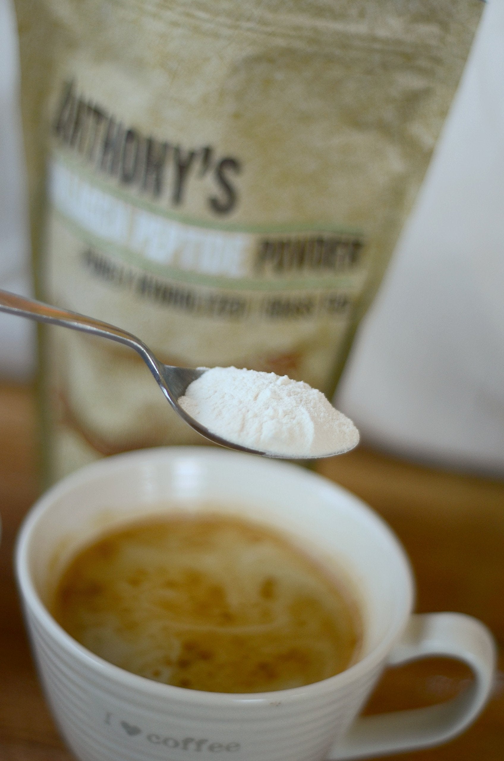 Anthony's Collagen Peptide Hydrolysate in a smoothie