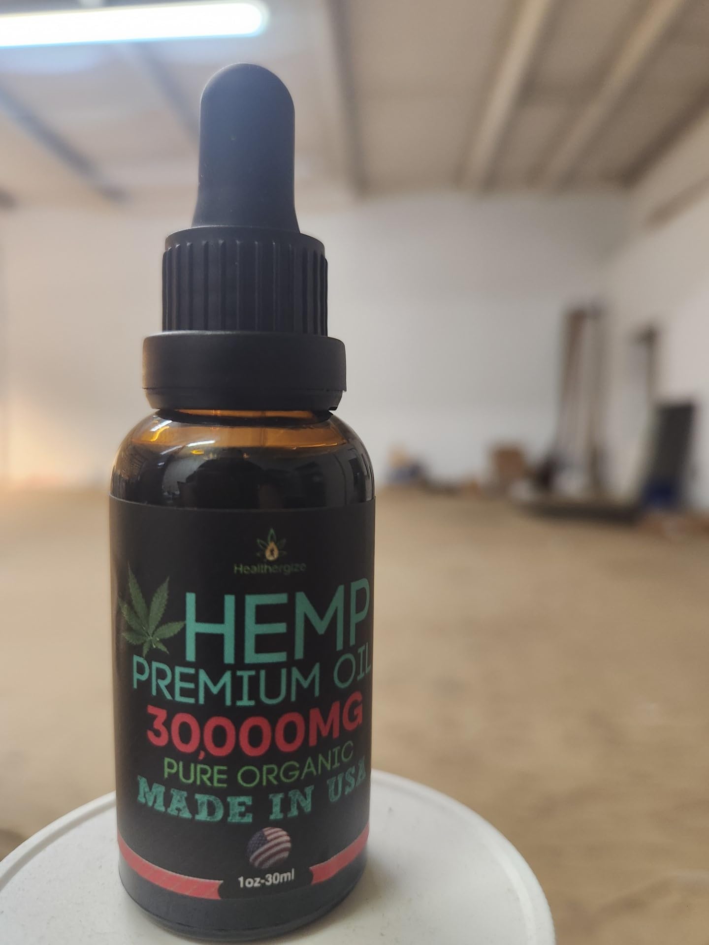 Back view of Healthergize Organic Hemp Seed Oil bottle