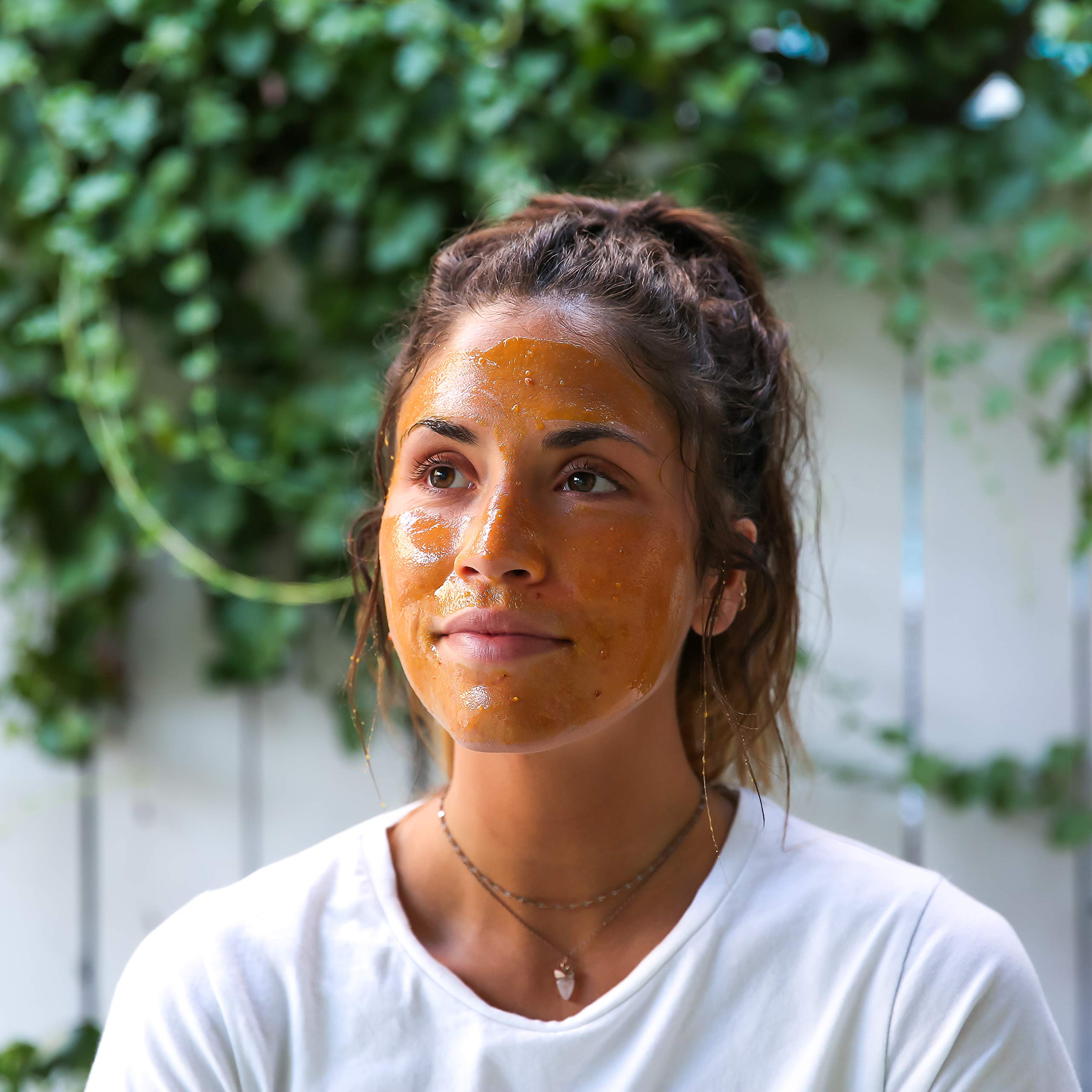 Beekeeper's Naturals Superfood Honey 329g lifestyle scene