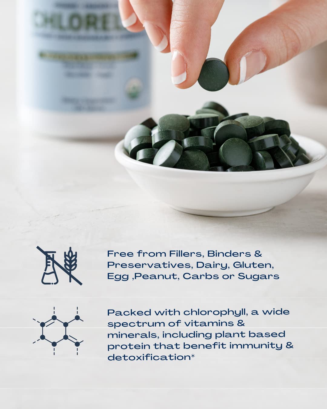 BioOptimal Chlorella Tablets 500mg with measuring spoon