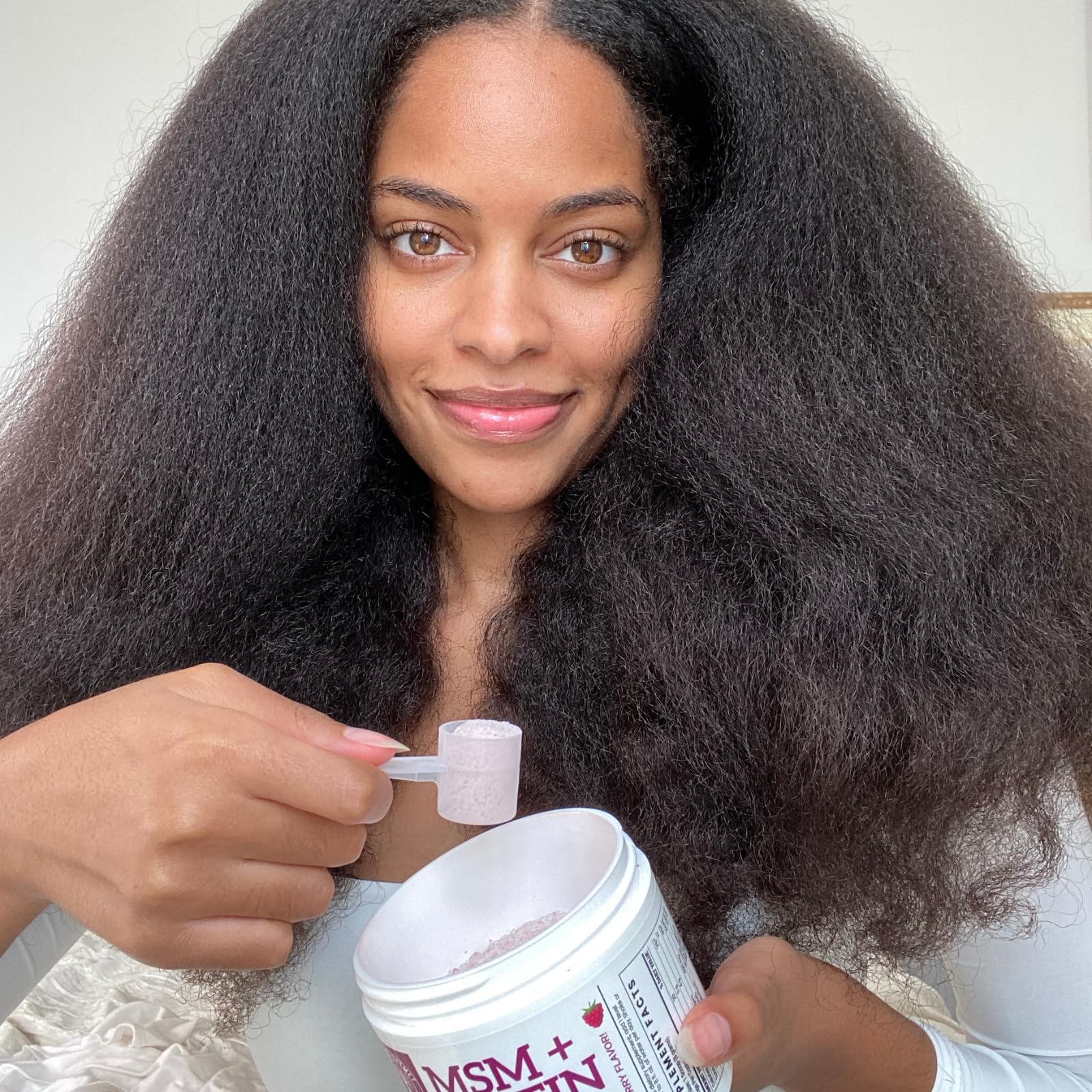 Close-up of Qhemet Biologics MSM + Biotin ingredients