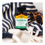 Country Life Vitamin D3 softgels with measuring spoon