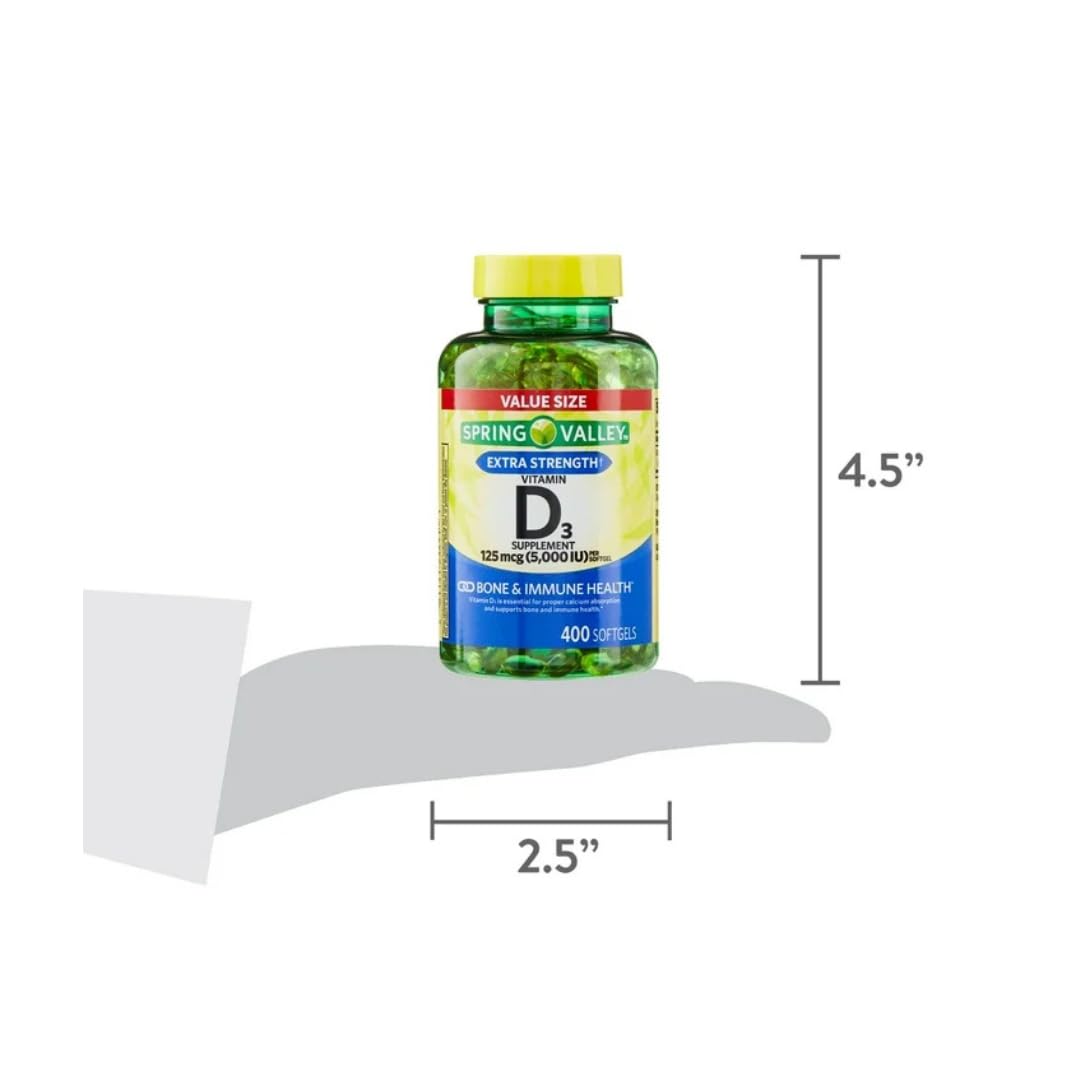 FitMania Vitamin D3 Softgels 125 mcg in a hand