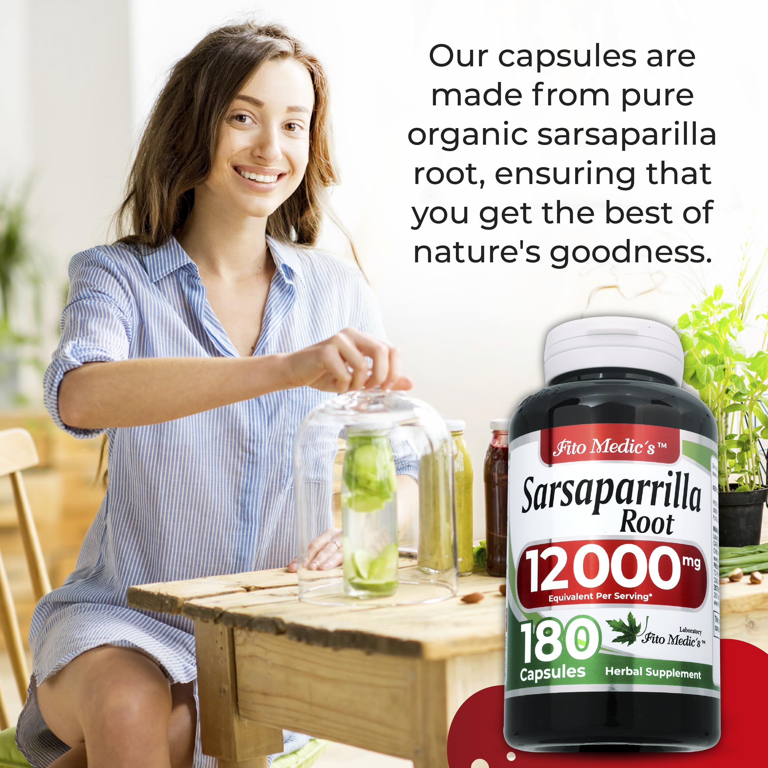 FITO MEDIC'S Sarsaparrilla Herbal Supplement capsules in a hand