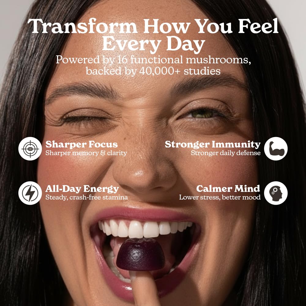 FULLY NUTRITION 16 in 1 Mushroom Gummies in a hand