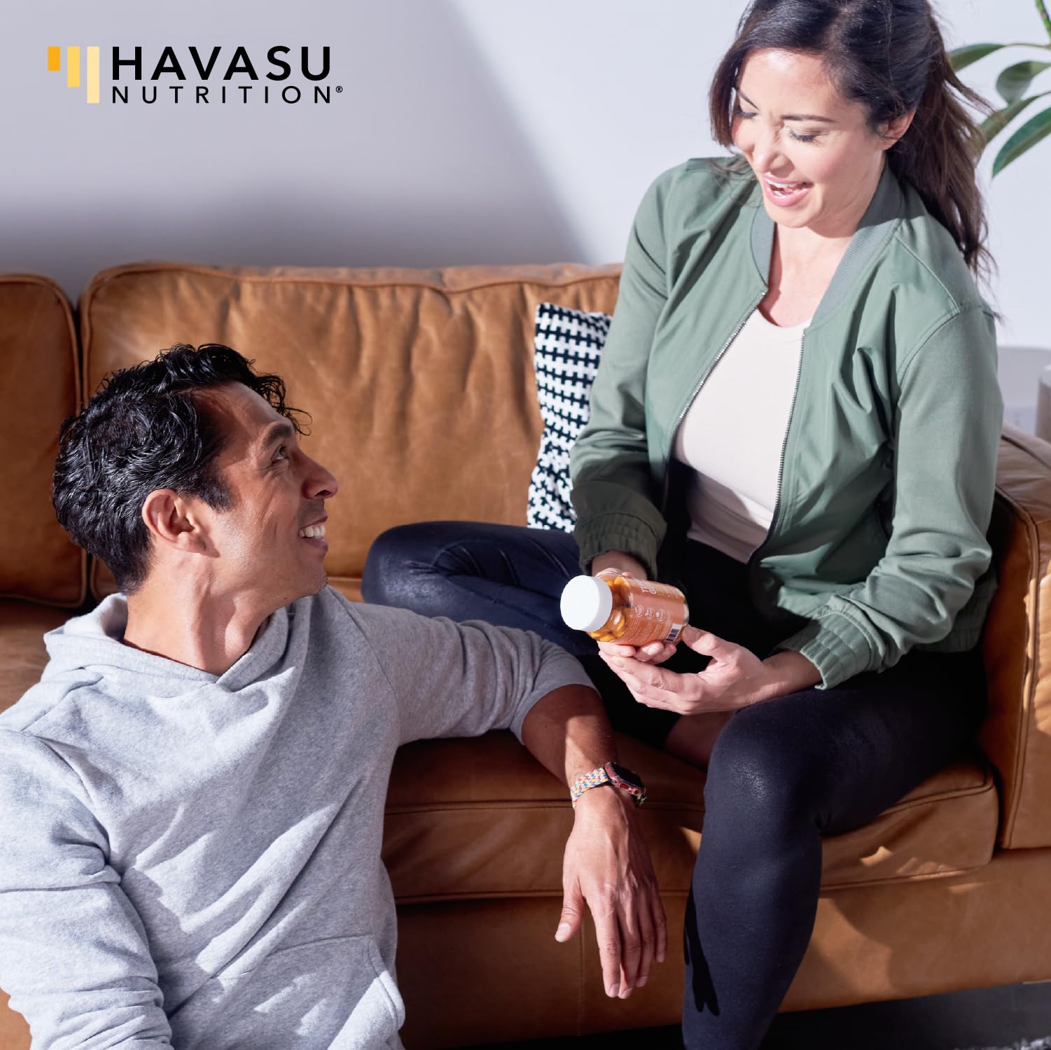 HAVASU NUTRITION Turmeric & Ginger Gummies lifestyle shot
