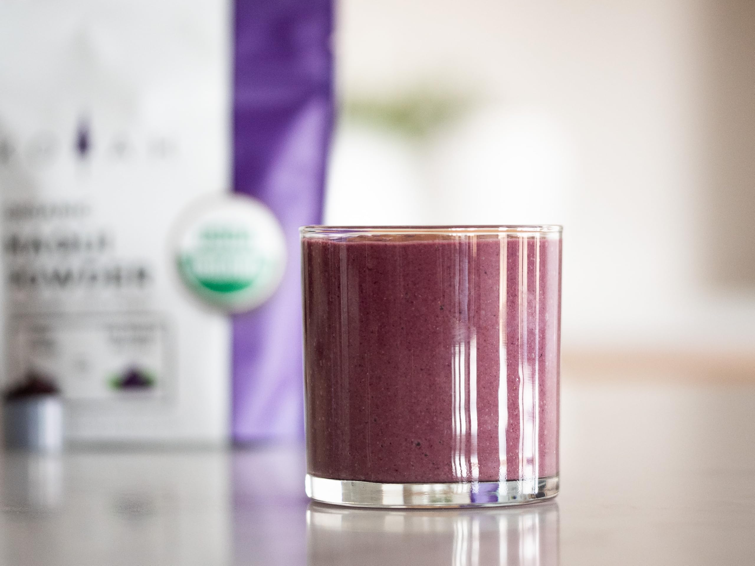 KOYAH Organic Maqui Berry Powder with fresh berries