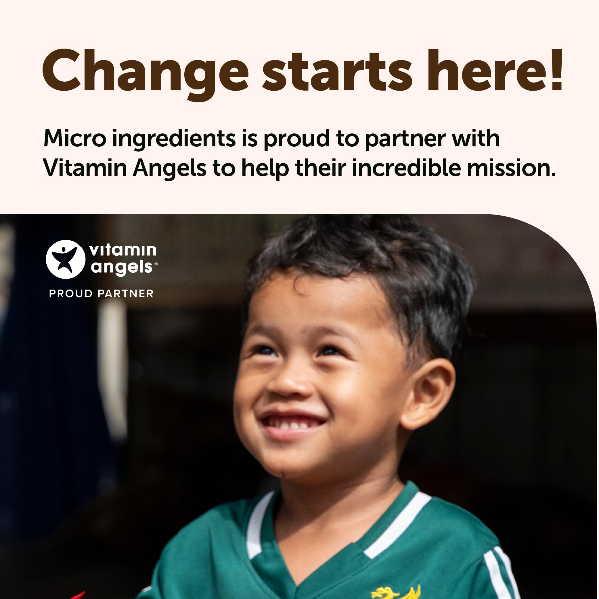 Micro Ingredients Organic MCT Oil Powder with coconut background