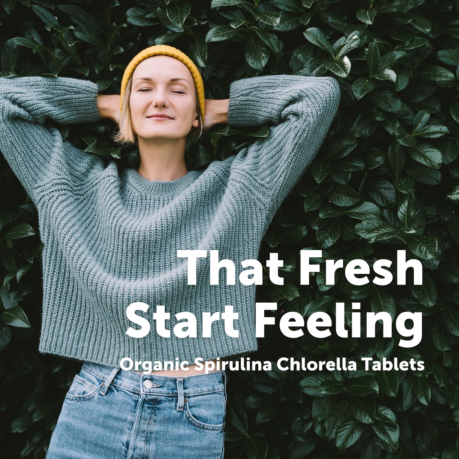 Micro Ingredients Organic Spirulina Chlorella Mini-Tablets on a wooden table