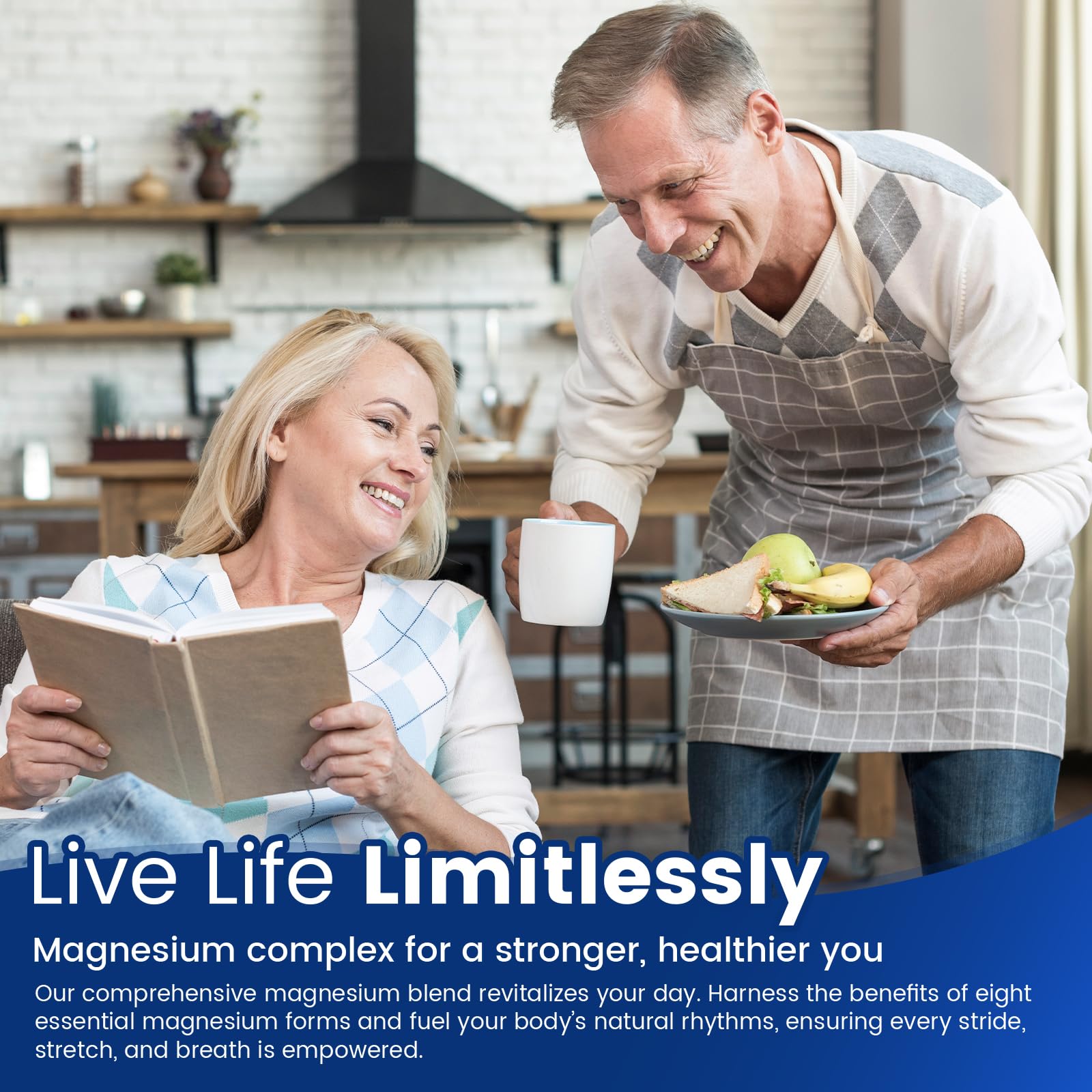 MIRACLE OFFICIAL Magnesium Complex capsules in hand