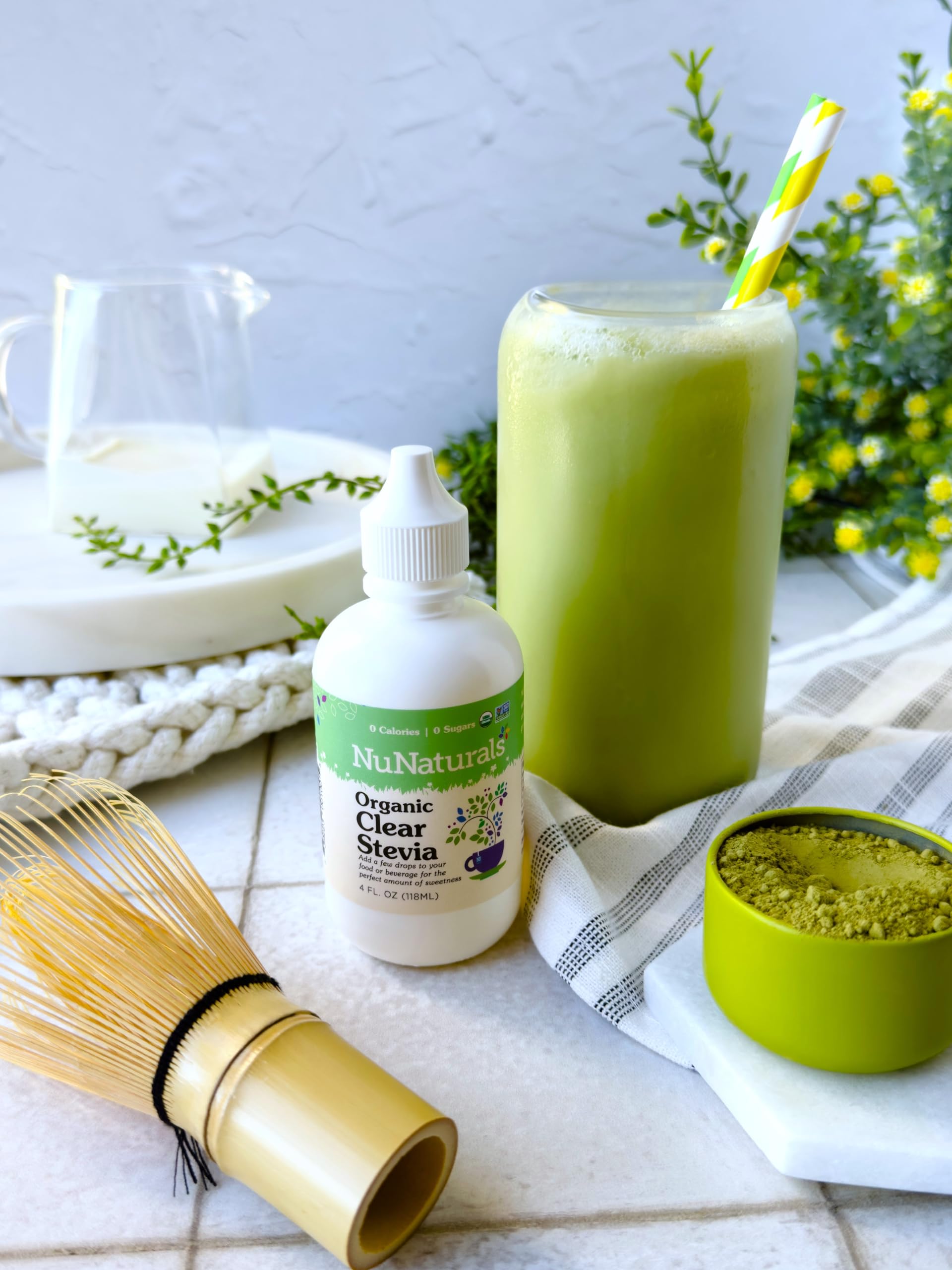 Nunaturals Stevia Liquid Sweetener close-up of the dropper