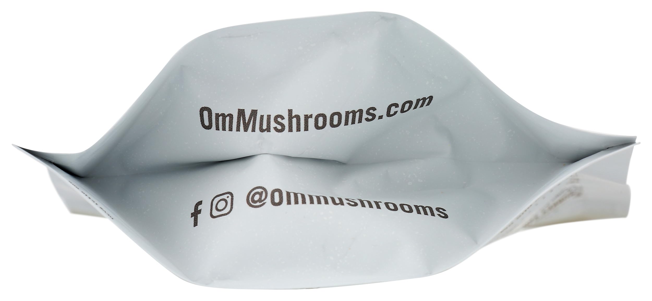OM MUSHROOM SUPERFOOD Turkey Tail Mushroom Powder lifestyle shot