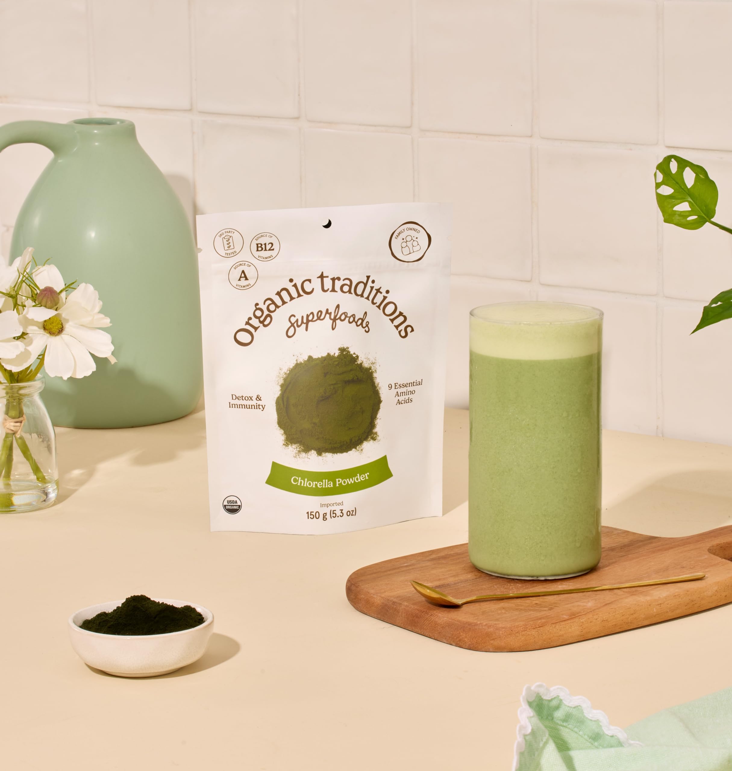Organic Traditions Chlorella Powder close-up of powder texture