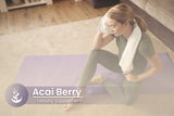 PURE ORIGINAL INGREDIENTS Acai Berry extract capsules on a wooden table