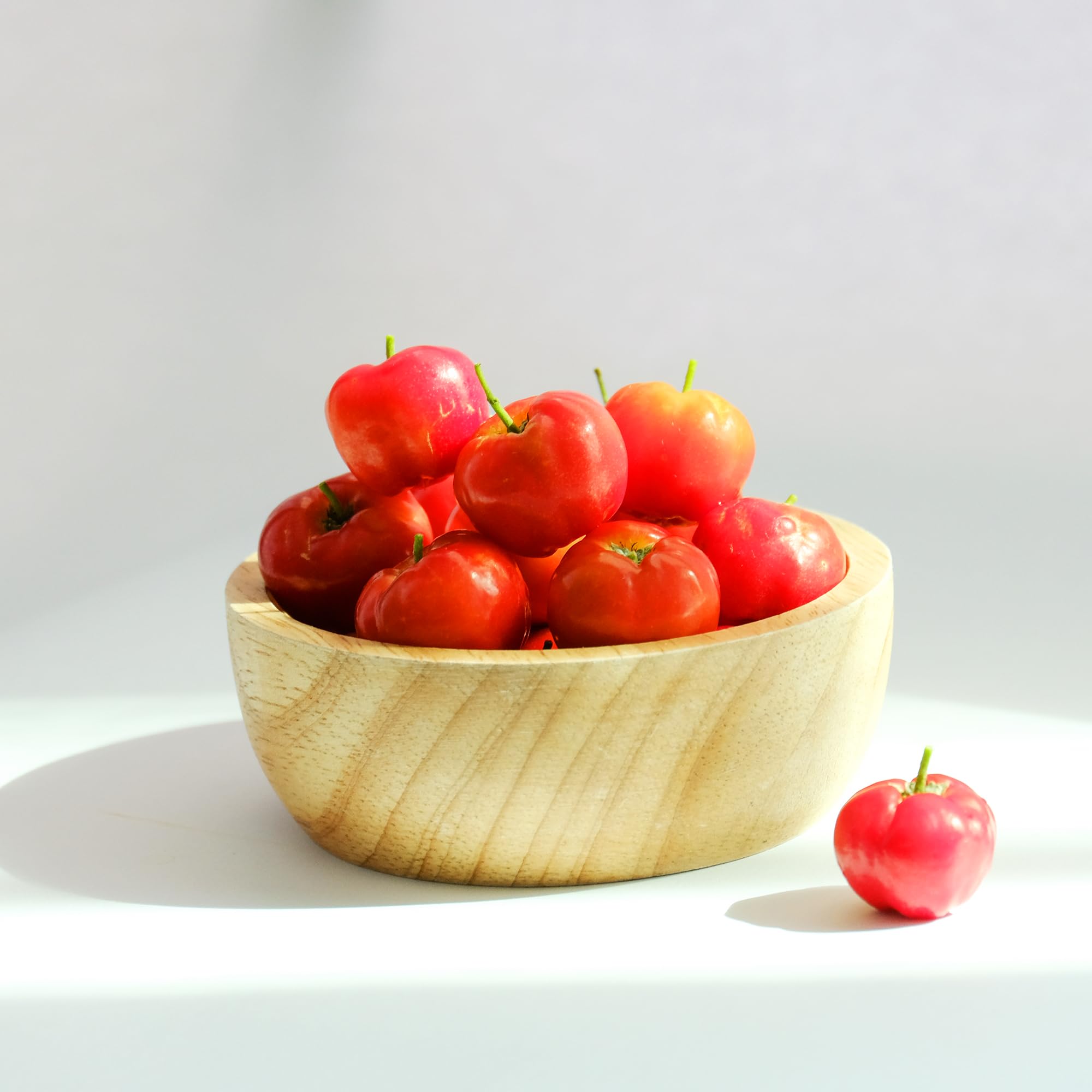 PURE ORIGINAL INGREDIENTS Acerola Cherry Powder in a bowl