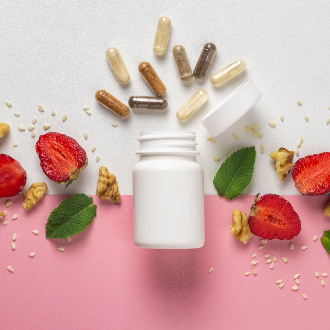 PURE ORIGINAL INGREDIENTS Caralluma Fimbriata Capsules on a wooden table