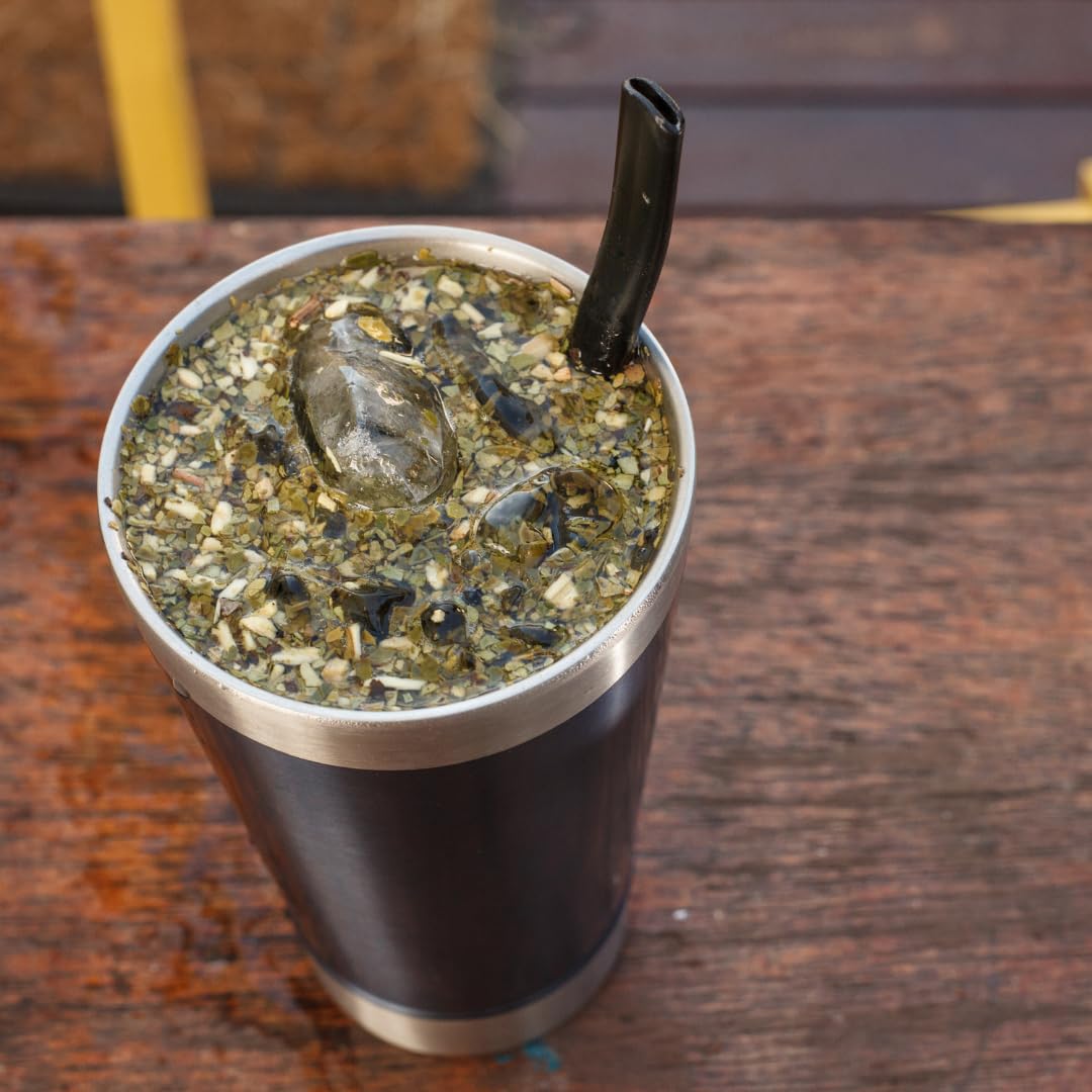 PURE ORIGINAL INGREDIENTS Yerba Mate Capsules with a glass of water