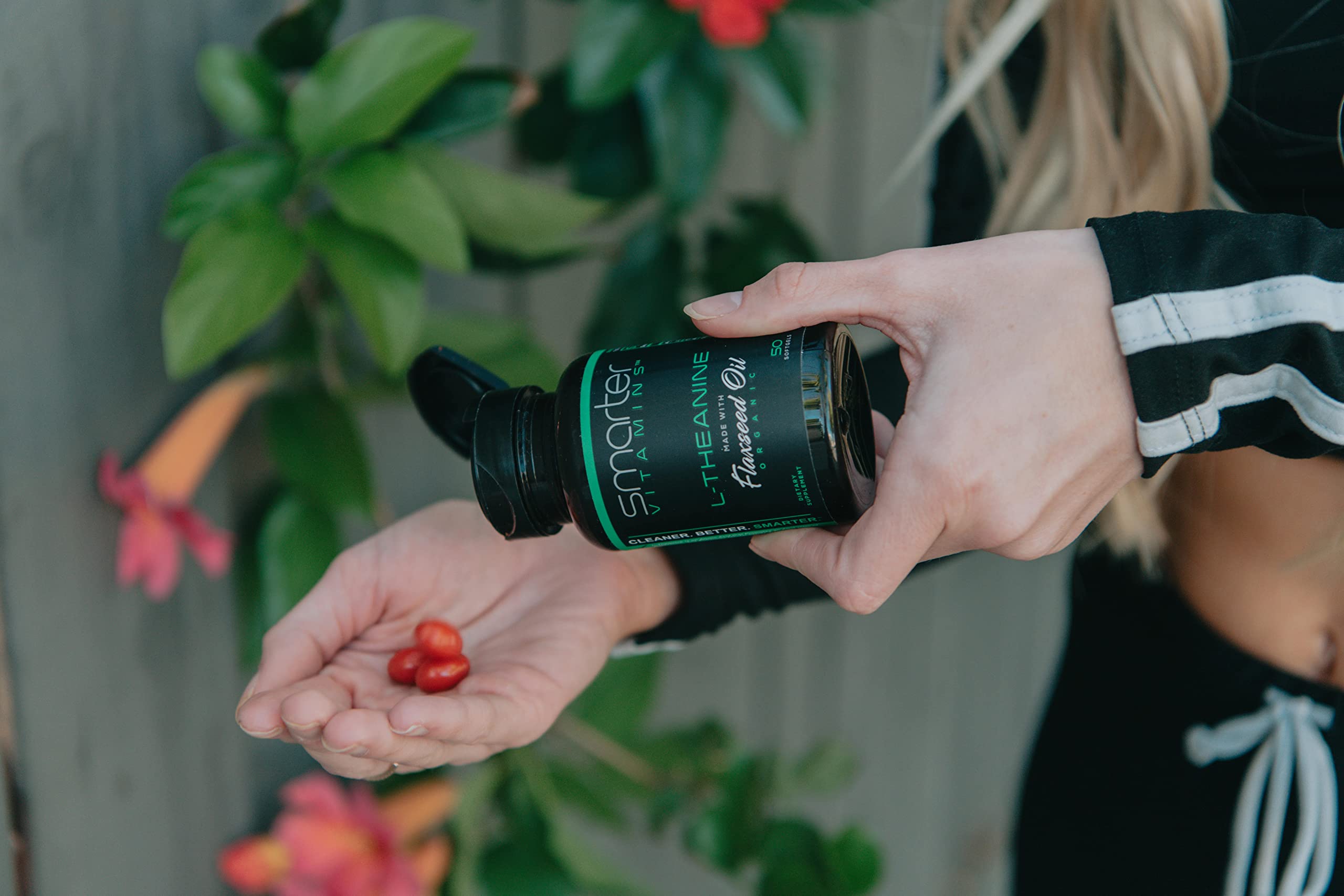 SmarterVitamins Thiamine B1 Supplement softgel close-up