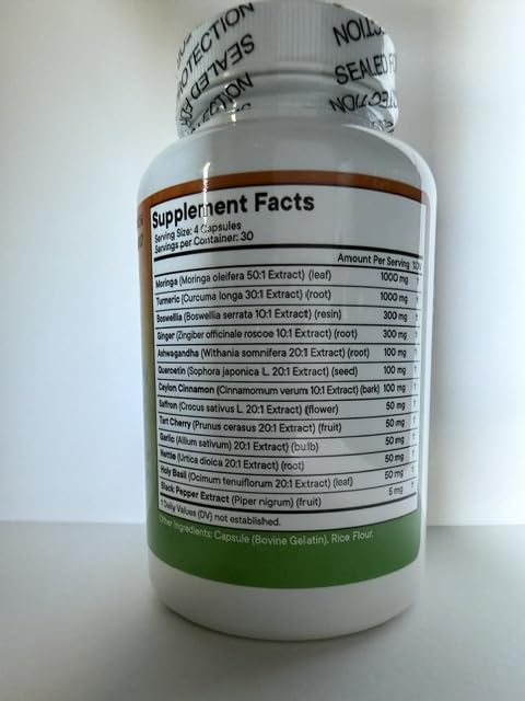 Superfood MD Toringa Moringa & Turmeric Supplement capsules close-up