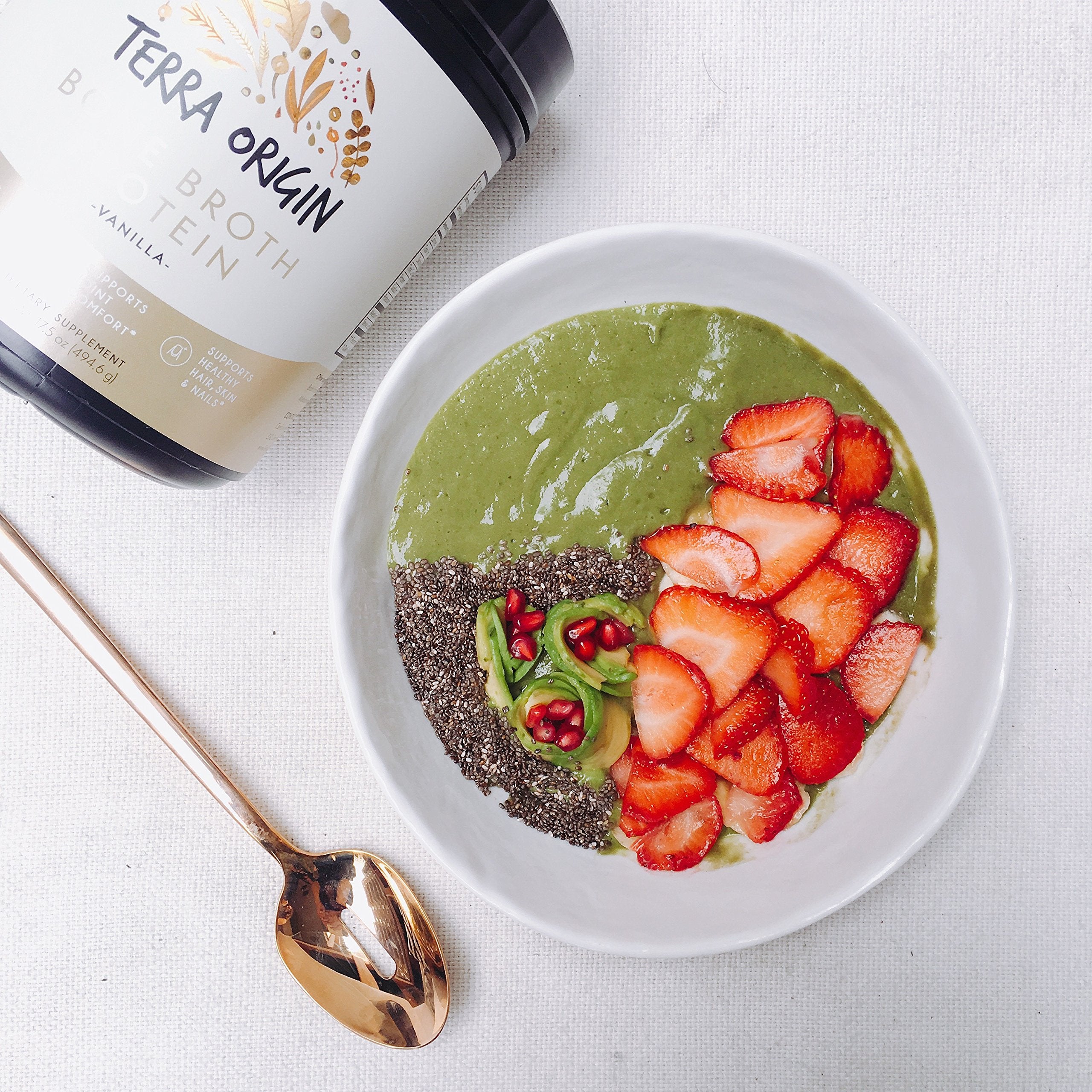 TERRA ORIGIN Bone Broth Collagen Powder in a bowl with ingredients