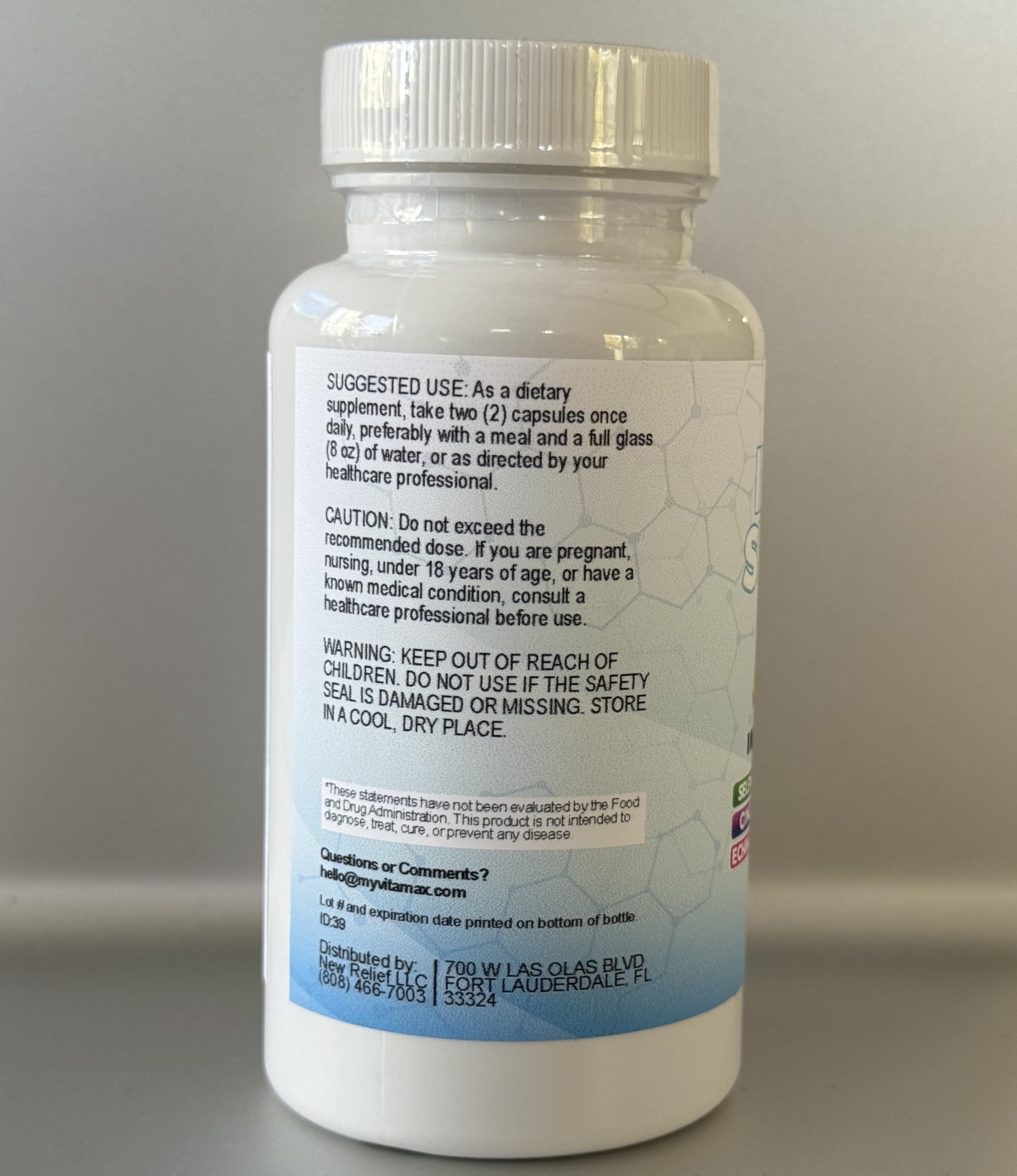 Vitamax Capsules ingredients label close-up