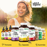 Wild & Organic Chamomile Capsules 800mg with fresh chamomile flowers