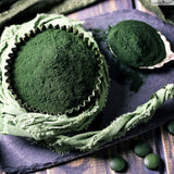 Wizelephant Organic Chlorella Spirulina Powder in a glass of smoothie
