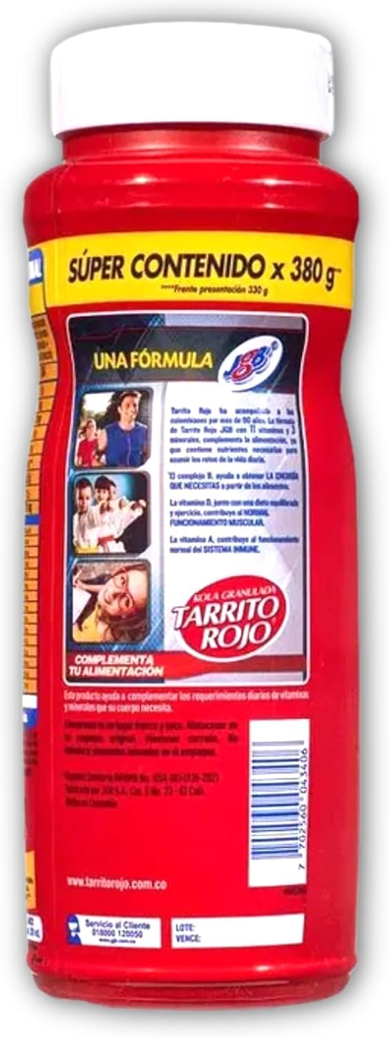 Yahve Tarrito Rojo Multivitamin Powder in a glass of water