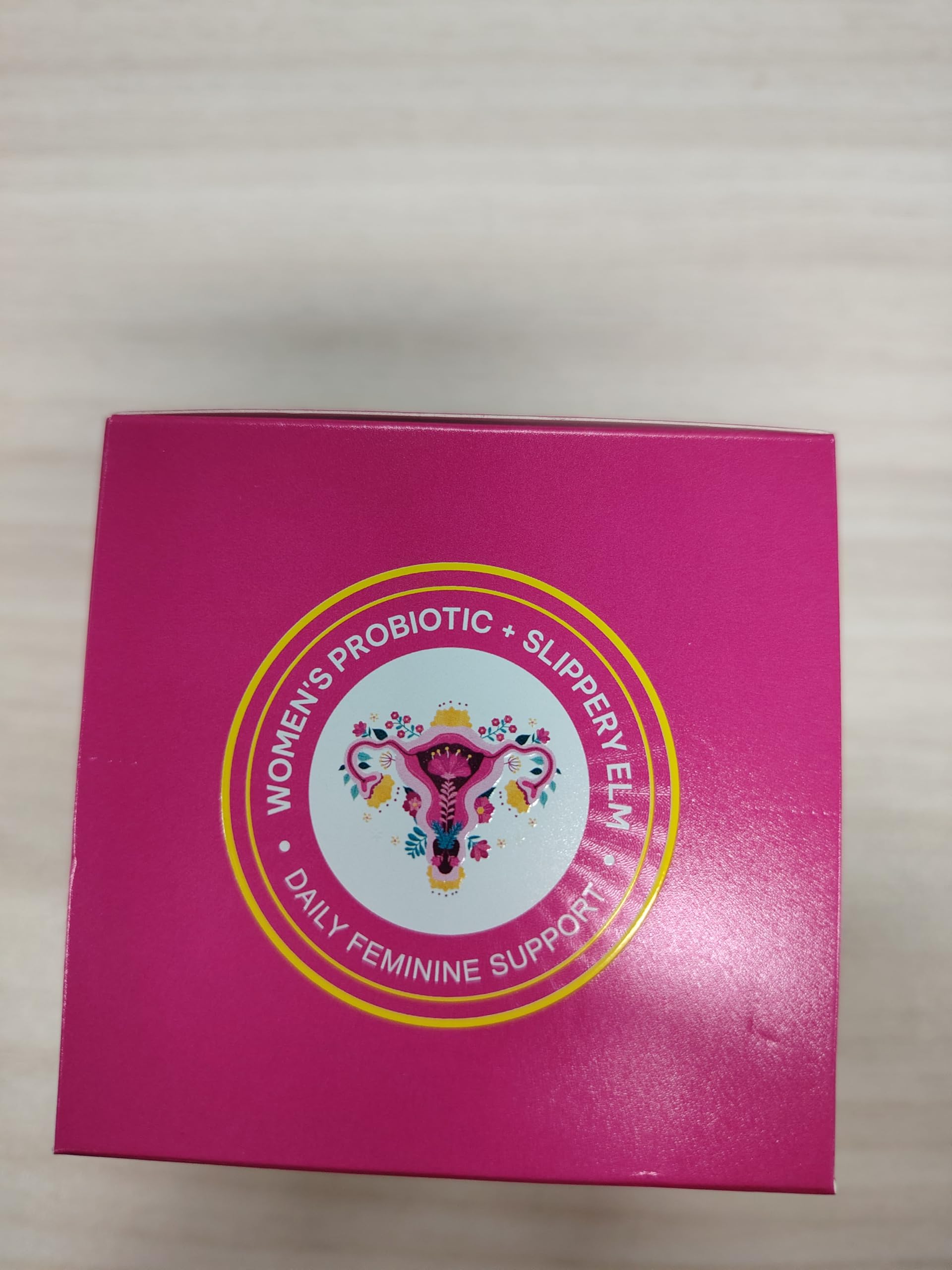 YHFGTTIO Women's Probiotic Gummies back view with ingredients listed