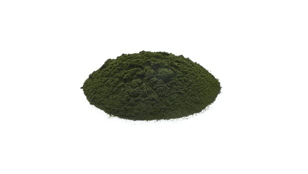Yupik Chlorella Powder mixed in a smoothie